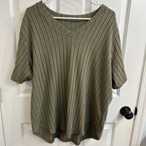 Ribbed V-Neck Short Sleeve Tunic Top - Olive